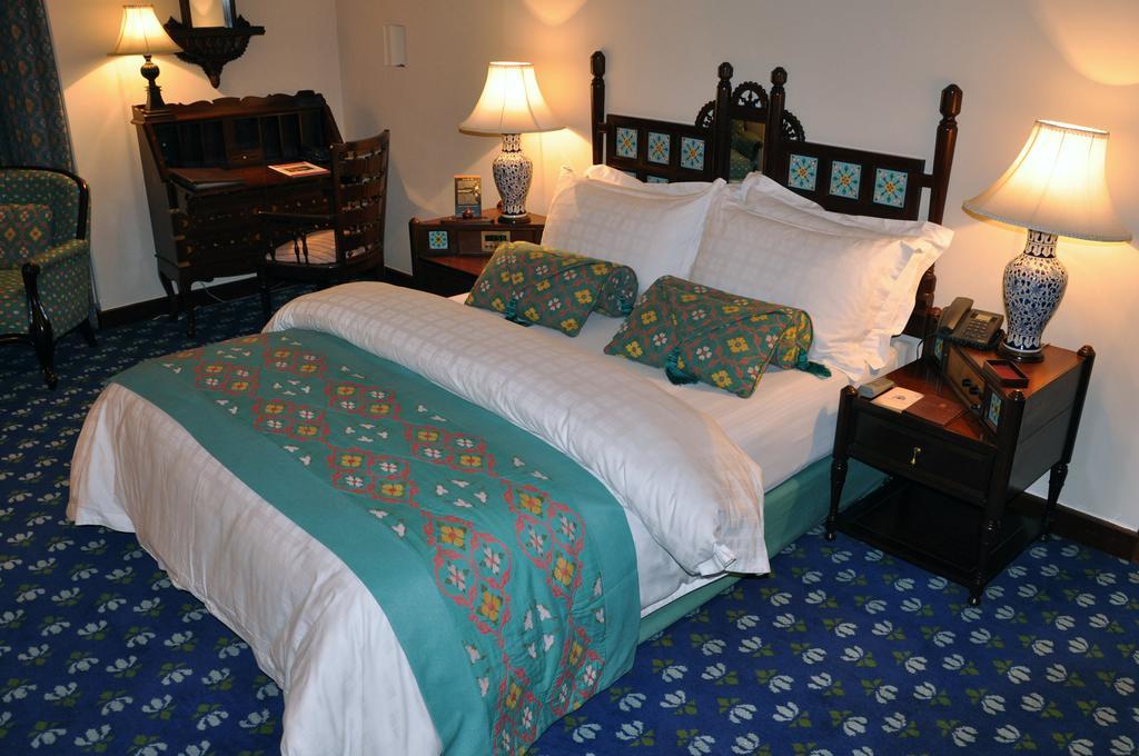 Faisalabad Serena Hotel Extérieur photo