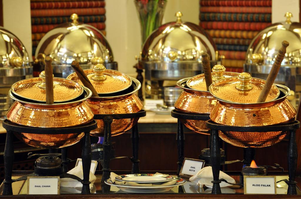 Faisalabad Serena Hotel Extérieur photo