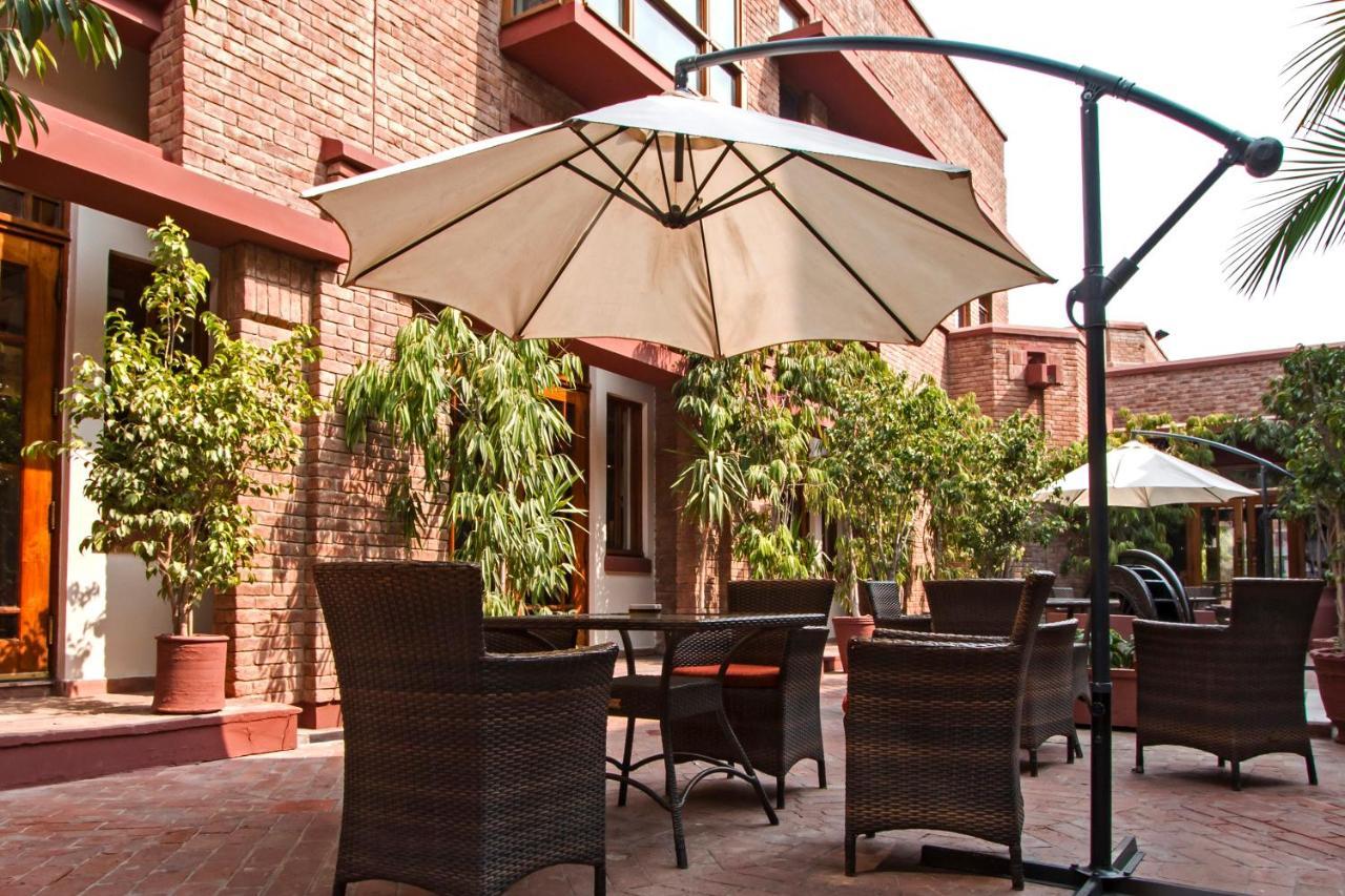 Faisalabad Serena Hotel Extérieur photo